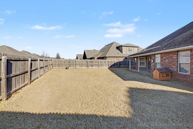 12113 E 69th Street N, Owasso, OK 74055