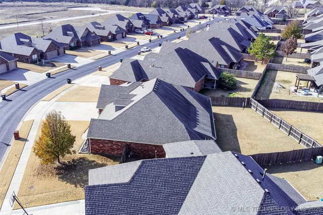 12113 E 69th Street N, Owasso, OK 74055