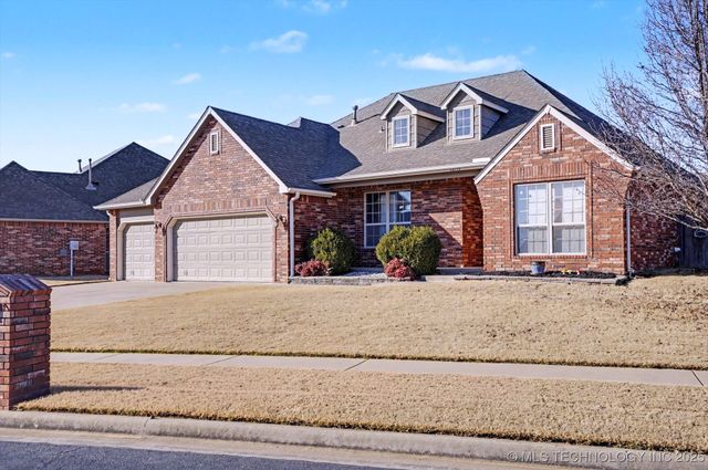 12113 E 69th Street N, Owasso, OK 74055
