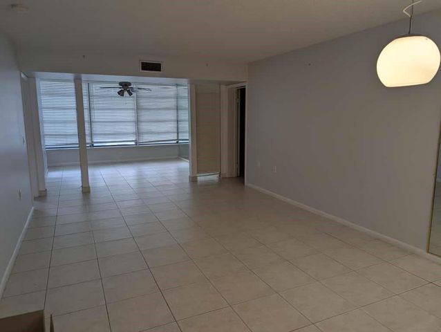 1506 Whitehall Dr 203, Davie, FL 33324