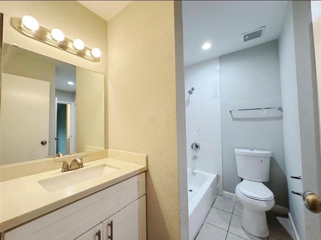 8717 Victorian Village Drive 8717, Houston, TX 77071