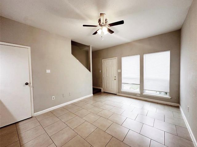 8717 Victorian Village Drive 8717, Houston, TX 77071