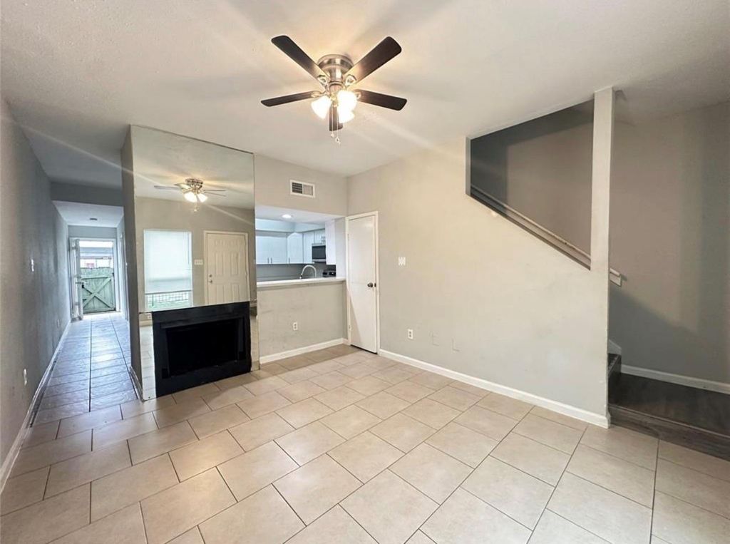 8717 Victorian Village Drive 8717, Houston, TX 77071