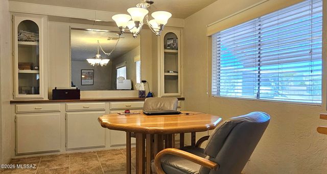 91 W Olive Drive, Green Valley, AZ 85614