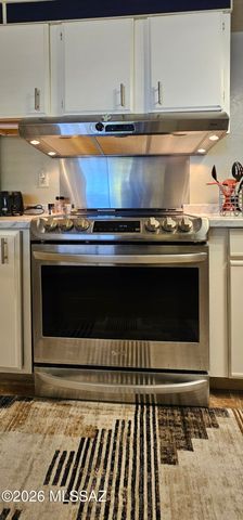 91 W Olive Drive, Green Valley, AZ 85614