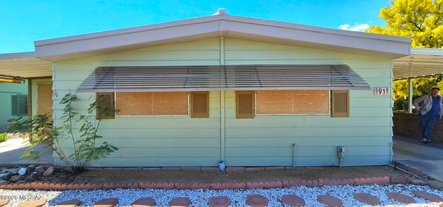 91 W Olive Drive, Green Valley, AZ 85614