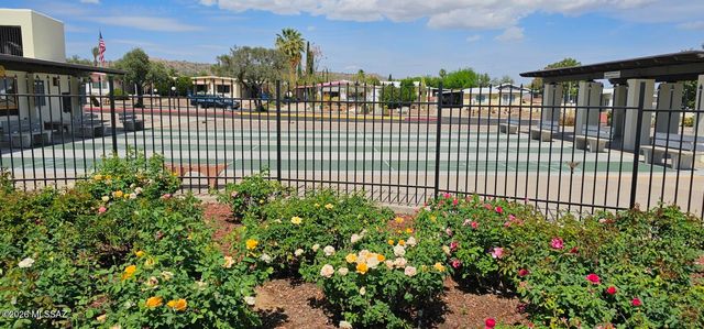 91 W Olive Drive, Green Valley, AZ 85614