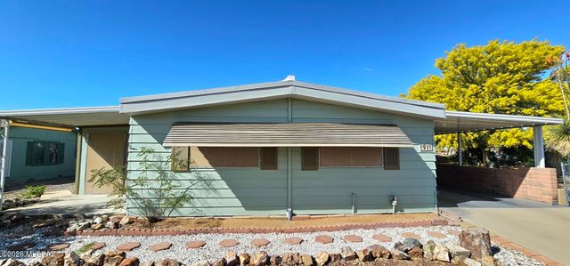 91 W Olive Drive, Green Valley, AZ 85614