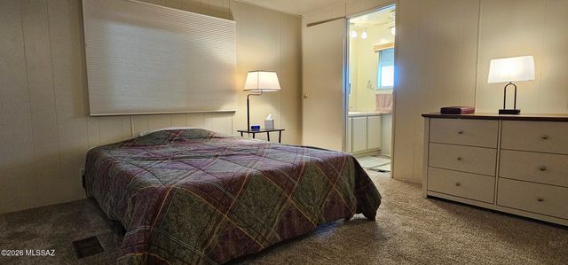 91 W Olive Drive, Green Valley, AZ 85614