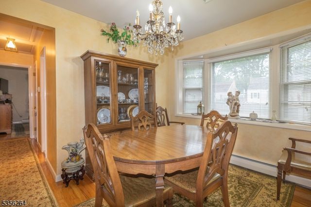 950 Beaver Pl, Rahway City, NJ 07065
