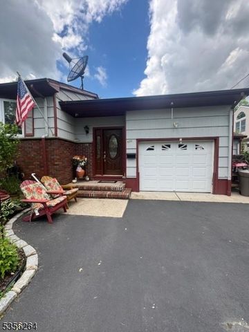 950 Beaver Pl, Rahway City, NJ 07065