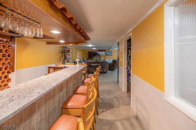 950 Beaver Pl, Rahway City, NJ 07065