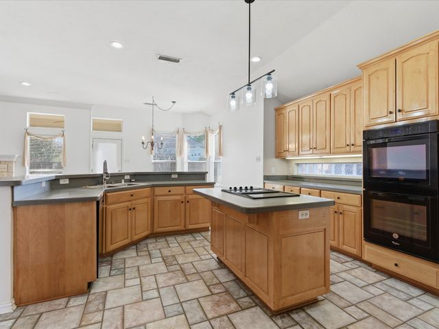 5 Colt Court, Mansfield, TX 76063