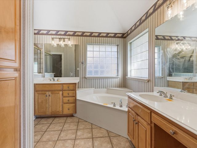 5 Colt Court, Mansfield, TX 76063