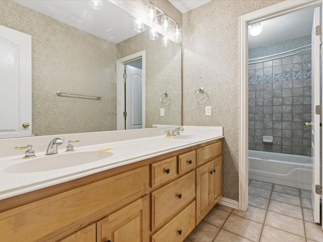 5 Colt Court, Mansfield, TX 76063