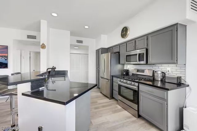 8501 West University Avenue 2077, Las Vegas, NV 89147