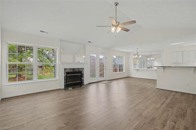 14 Mallard RN, Hampton, VA 23669