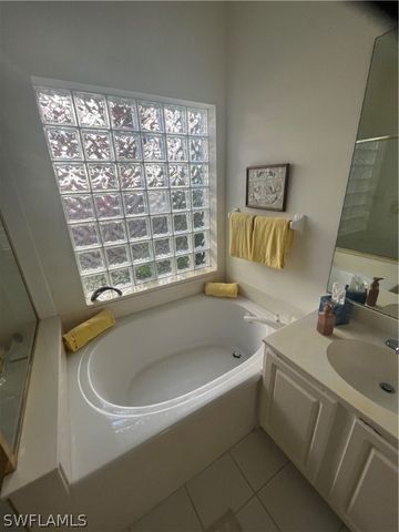 8824 Ventura WAY, Naples, FL 34109