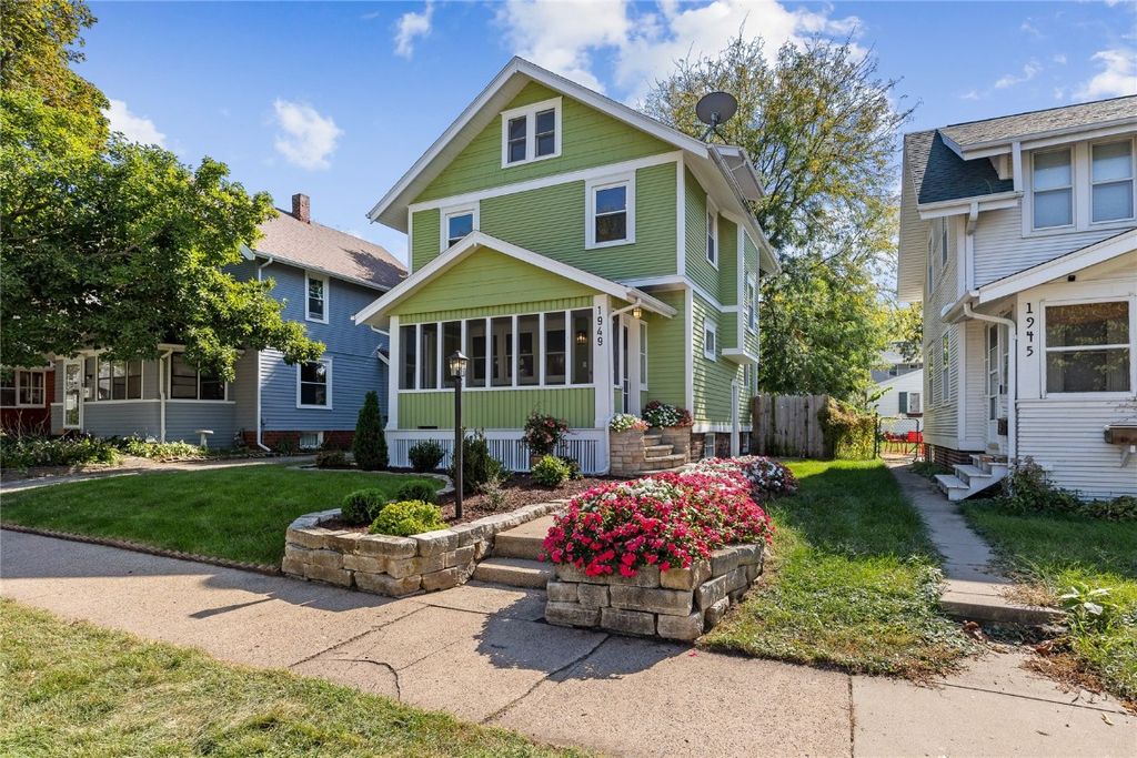 1949 Park Avenue SE, Cedar Rapids, IA 52403
