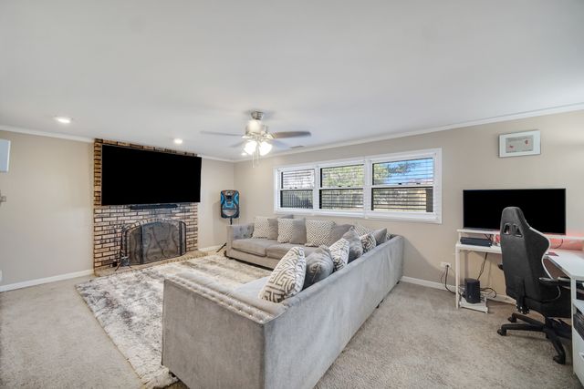 1124 Jamie Lane, Homewood, IL 60430