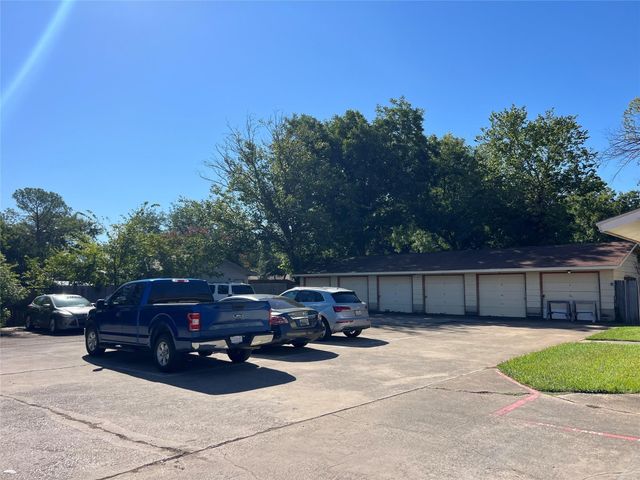 202 S Briery Road A, Irving, TX 75060
