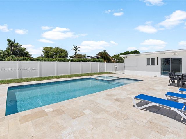 4761 SW 43rd Ter, Dania Beach, FL 33314