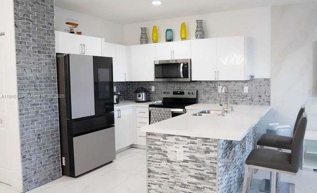 390 NW 12 Ave, Florida City, FL 33034