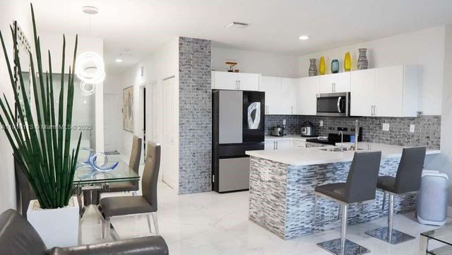 390 NW 12 Ave, Florida City, FL 33034