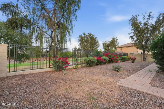 4945 S TWINLEAF Drive, Gilbert, AZ 85298