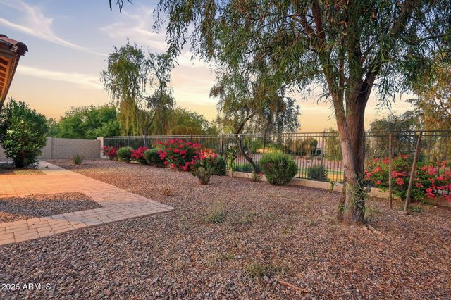 4945 S TWINLEAF Drive, Gilbert, AZ 85298