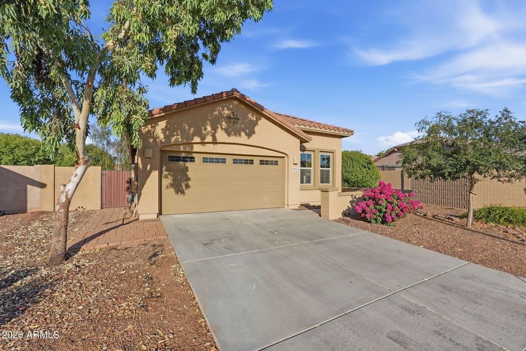 4945 S TWINLEAF Drive, Gilbert, AZ 85298