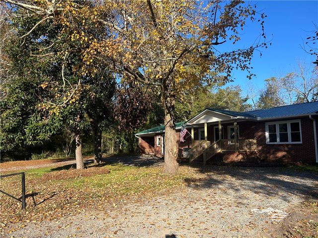 140 Campbell Bridge Road, Seneca, SC 29678