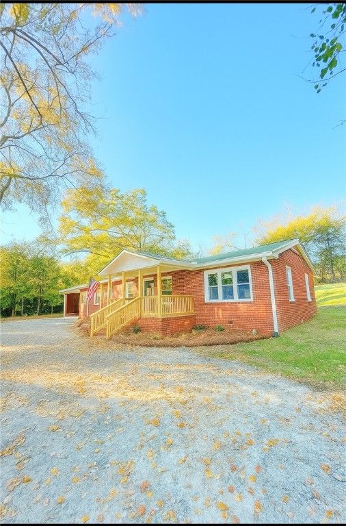 140 Campbell Bridge Road, Seneca, SC 29678