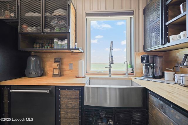 743 Co Rd M, Tahoka, TX 79373