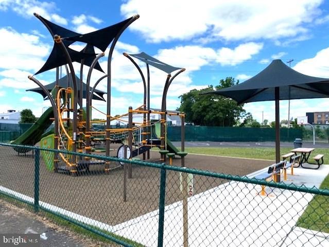 342 W 5TH ST, Lansdale, PA 19446