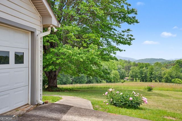 255 Burnt School House Road, Hayesville, NC 28904