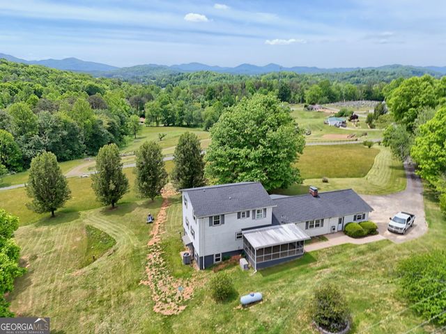 255 Burnt School House Road, Hayesville, NC 28904