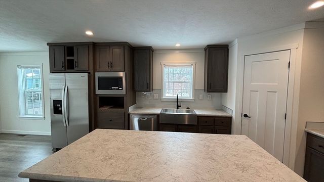 22 Pinrock Drive, Sturbridge, MA 01566