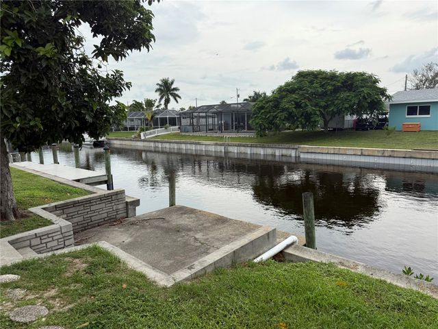 4339 S BAY CIRCLE, North Fort Myers, FL 33903