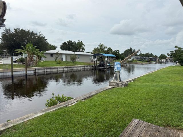 4339 S BAY CIRCLE, North Fort Myers, FL 33903