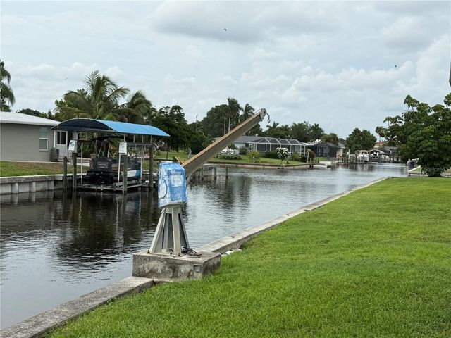 4339 S BAY CIRCLE, North Fort Myers, FL 33903