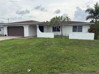 4339 S BAY CIRCLE, North Fort Myers, FL 33903