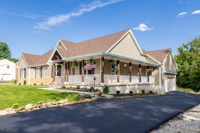 81 Belview Rd, Lopatcong Twp., NJ 08865