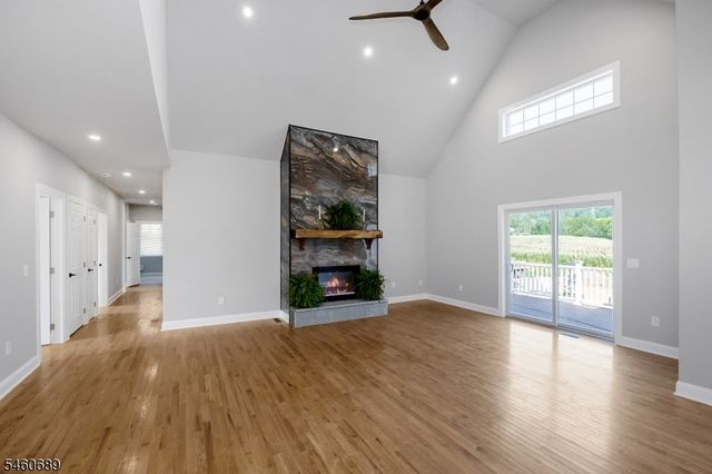 81 Belview Rd, Lopatcong Twp., NJ 08865