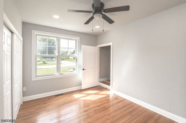 81 Belview Rd, Lopatcong Twp., NJ 08865