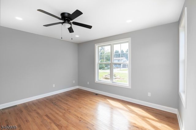 81 Belview Rd, Lopatcong Twp., NJ 08865