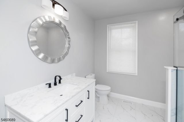 81 Belview Rd, Lopatcong Twp., NJ 08865