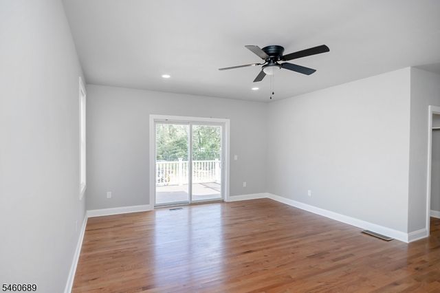 81 Belview Rd, Lopatcong Twp., NJ 08865