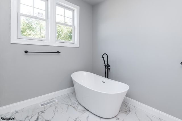 81 Belview Rd, Lopatcong Twp., NJ 08865