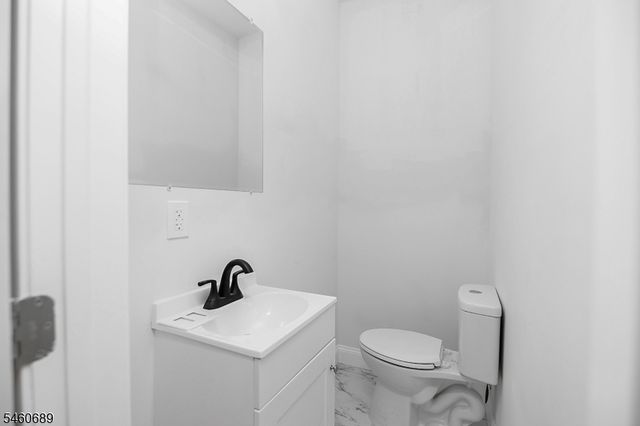 81 Belview Rd, Lopatcong Twp., NJ 08865